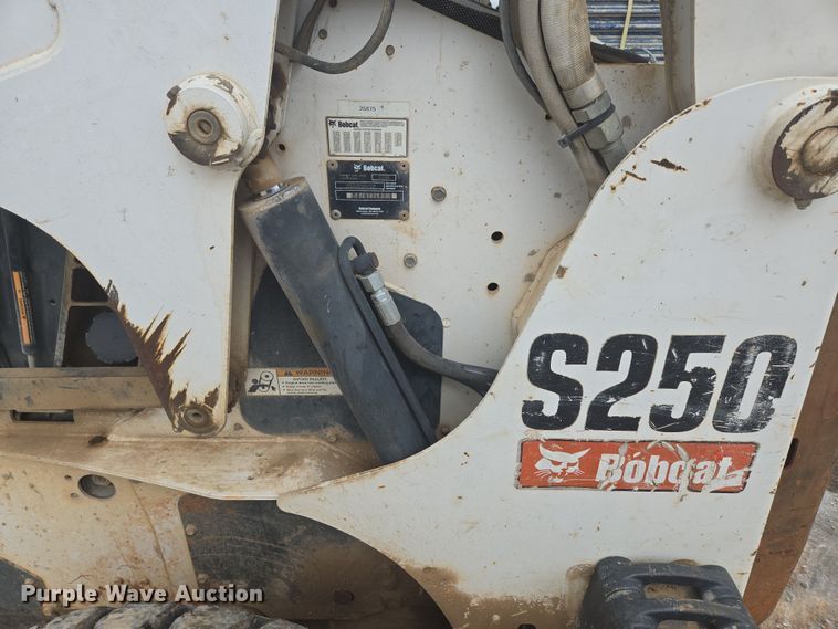image for item DP6279 2006 Bobcat S250 skid steer loader