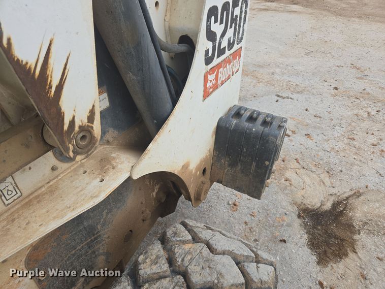 image for item DP6279 2006 Bobcat S250 skid steer loader
