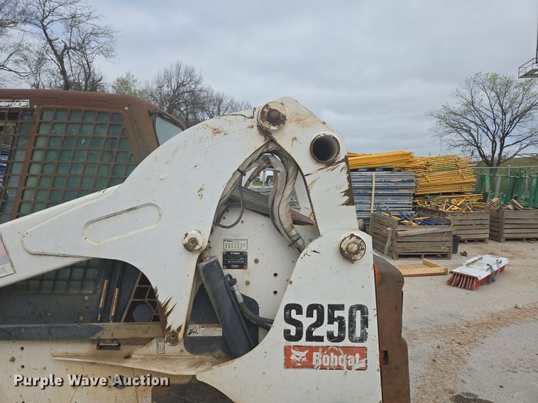 image for item DP6279 2006 Bobcat S250 skid steer loader