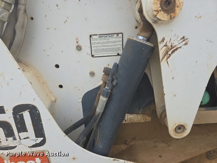 image for item DP6279 2006 Bobcat S250 skid steer loader