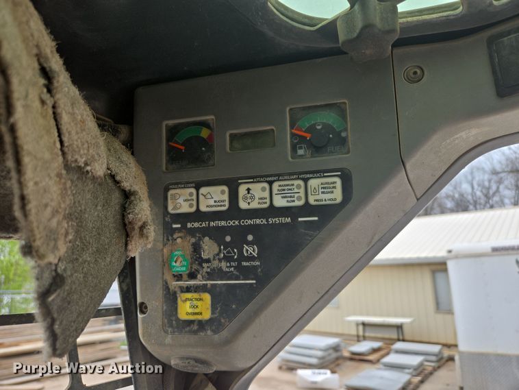 image for item DP6279 2006 Bobcat S250 skid steer loader