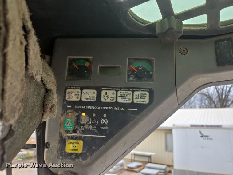 image for item DP6279 2006 Bobcat S250 skid steer loader