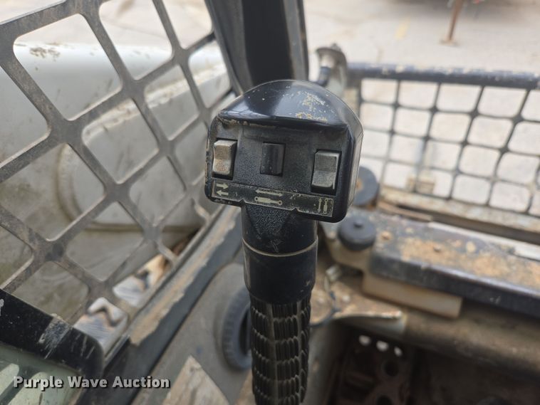 image for item DP6279 2006 Bobcat S250 skid steer loader