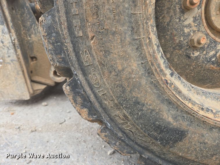 image for item DP6279 2006 Bobcat S250 skid steer loader