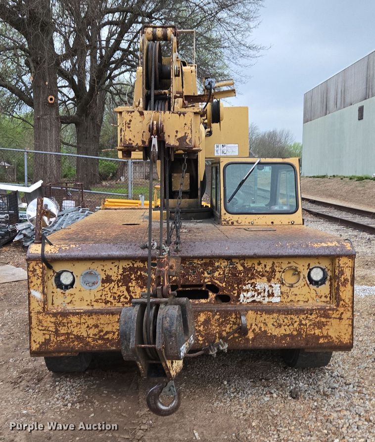 image for item DP6283 1990 Grove AP308 crane