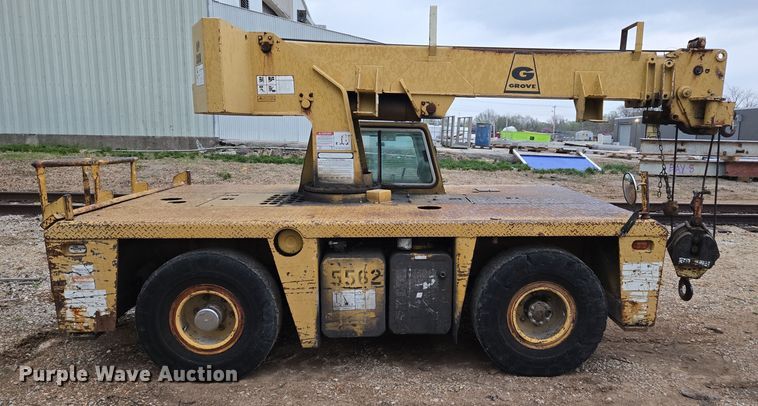 image for item DP6283 1990 Grove AP308 crane