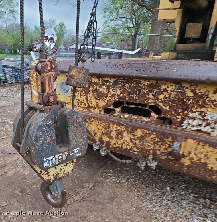 image for item DP6283 1990 Grove AP308 crane