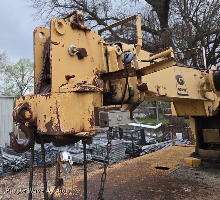 image for item DP6283 1990 Grove AP308 crane