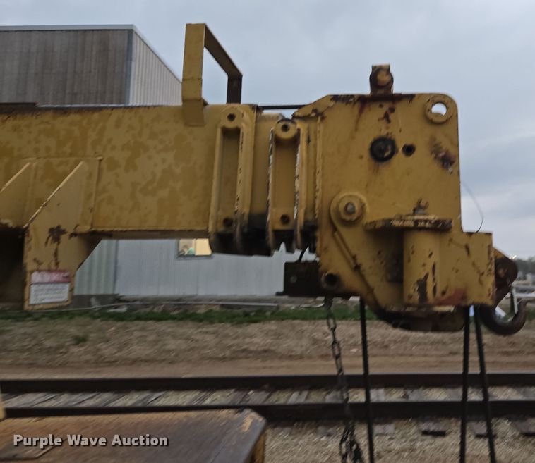 image for item DP6283 1990 Grove AP308 crane