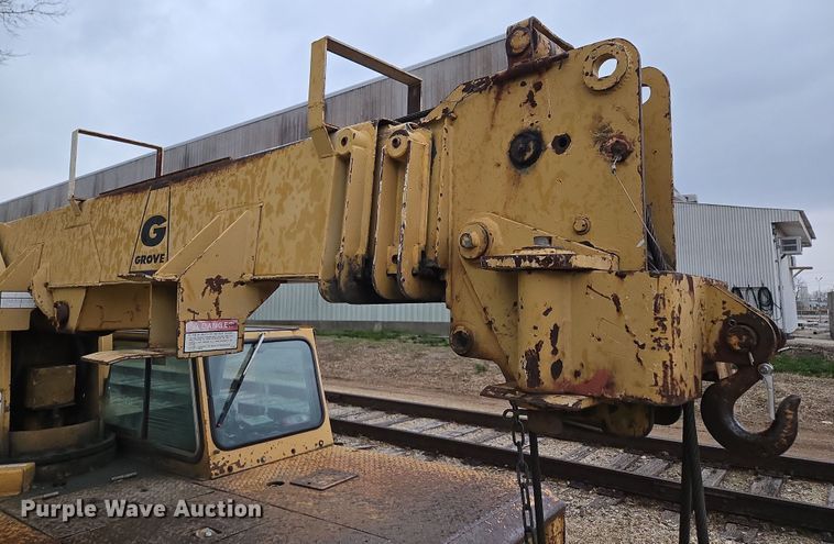 image for item DP6283 1990 Grove AP308 crane