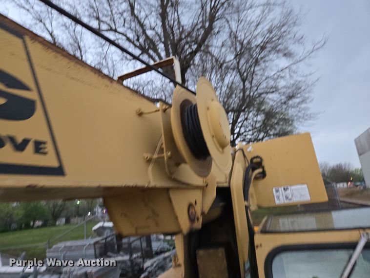 image for item DP6283 1990 Grove AP308 crane