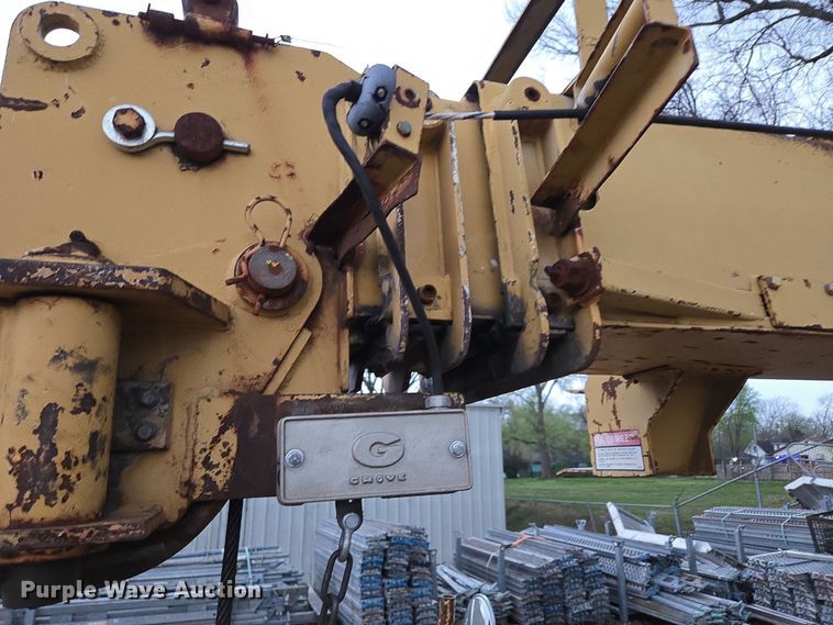image for item DP6283 1990 Grove AP308 crane