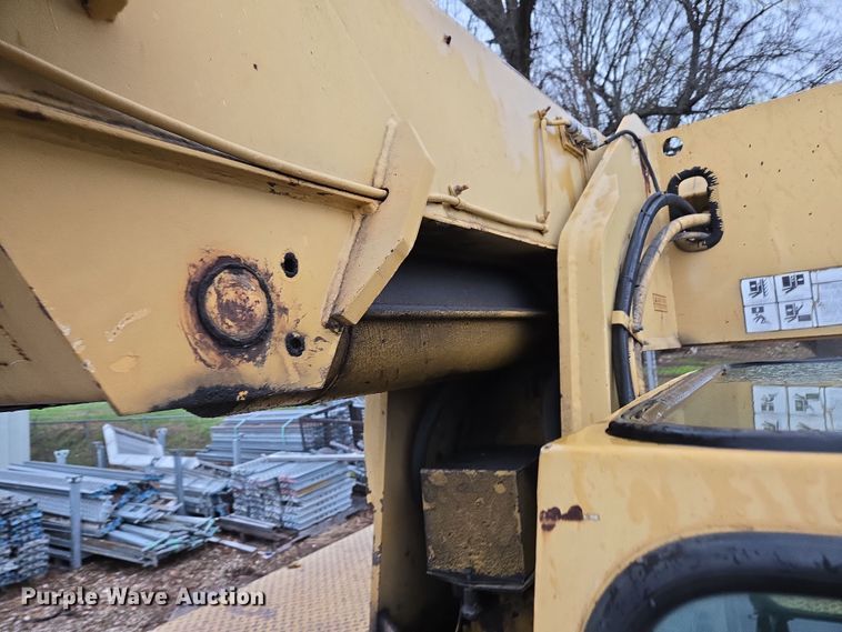 image for item DP6283 1990 Grove AP308 crane