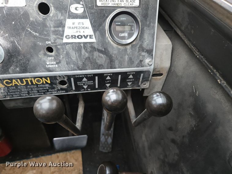 image for item DP6283 1990 Grove AP308 crane