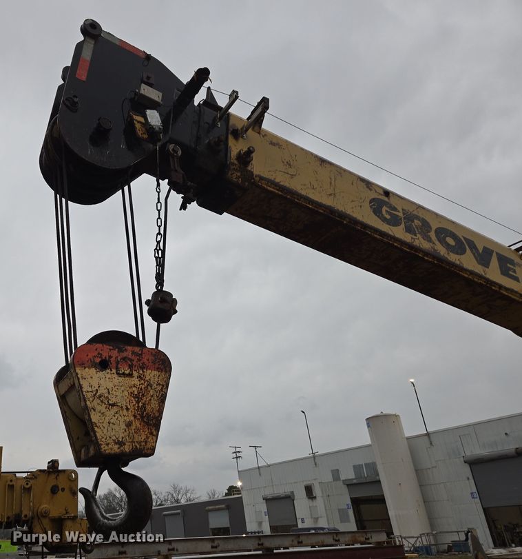 image for item DP6284 1990 Grove 1012 crane