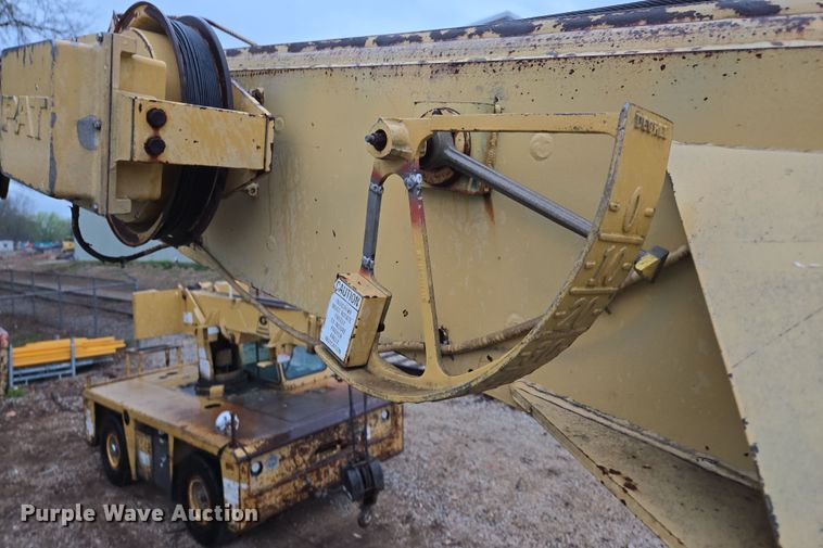 image for item DP6284 1990 Grove 1012 crane
