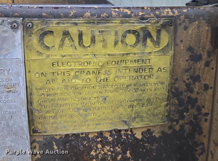 image for item DP6284 1990 Grove 1012 crane