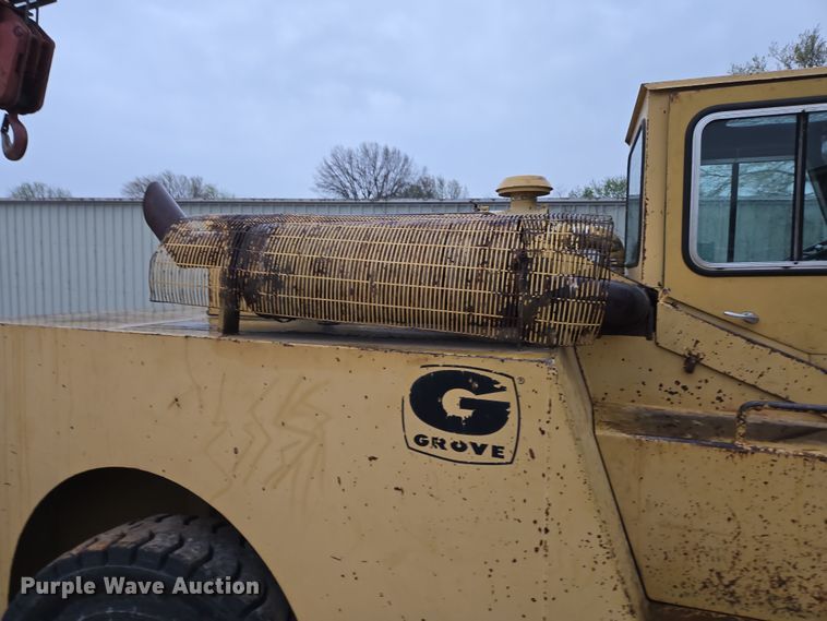 image for item DP6284 1990 Grove 1012 crane