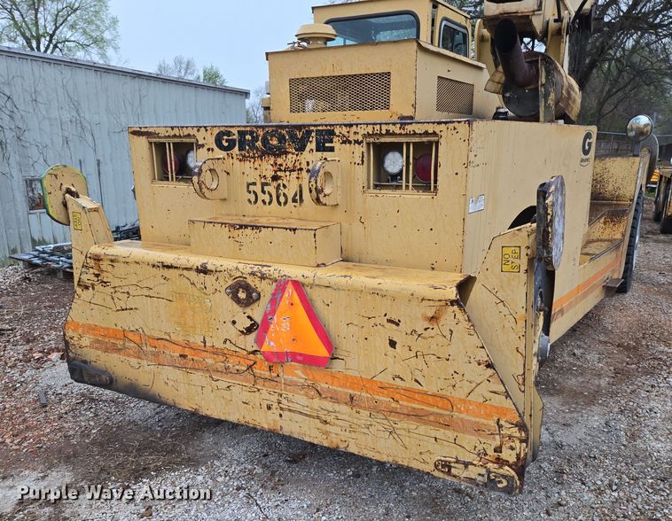 image for item DP6284 1990 Grove 1012 crane