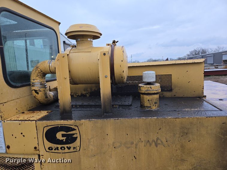image for item DP6284 1990 Grove 1012 crane