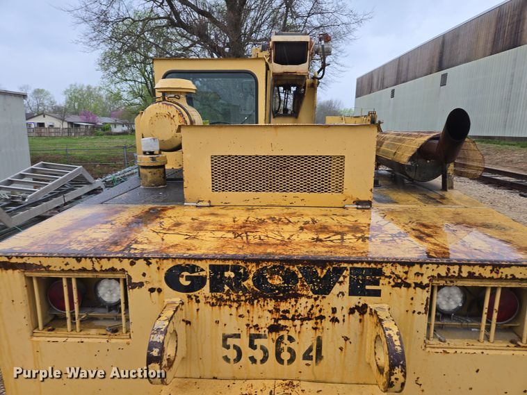 image for item DP6284 1990 Grove 1012 crane