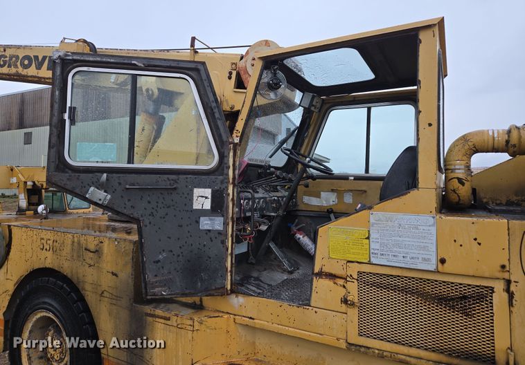 image for item DP6284 1990 Grove 1012 crane