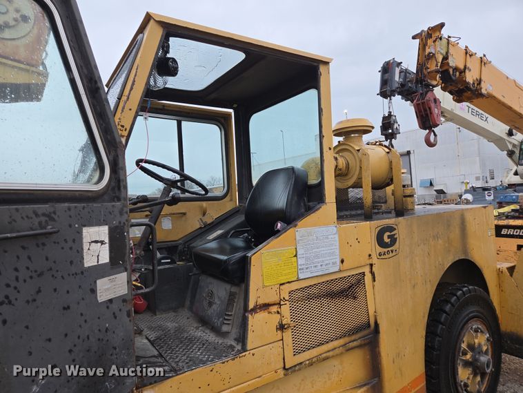 image for item DP6284 1990 Grove 1012 crane