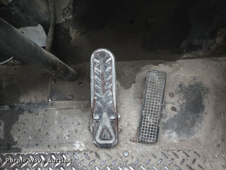 image for item DP6284 1990 Grove 1012 crane