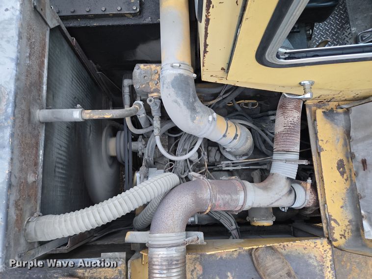 image for item DP6284 1990 Grove 1012 crane