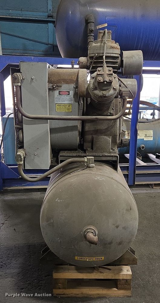 image for item DP6286 Ingersoll Rand T30 air compressor