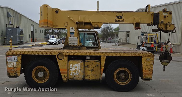 image for item DP6290 1990 Grove AP308 crane truck