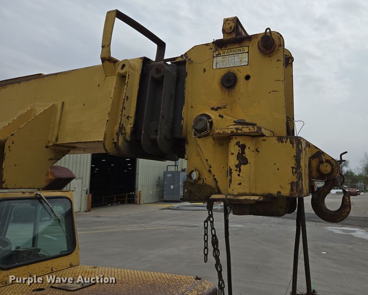 image for item DP6290 1990 Grove AP308 crane truck
