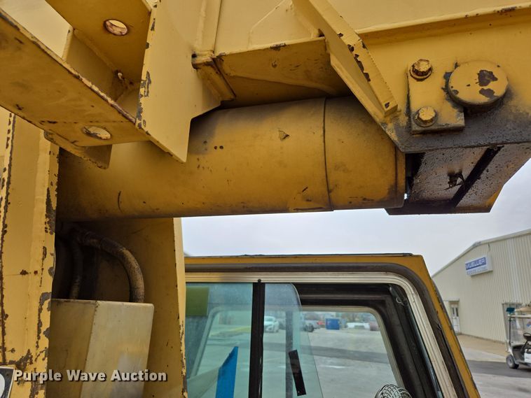 image for item DP6290 1990 Grove AP308 crane truck