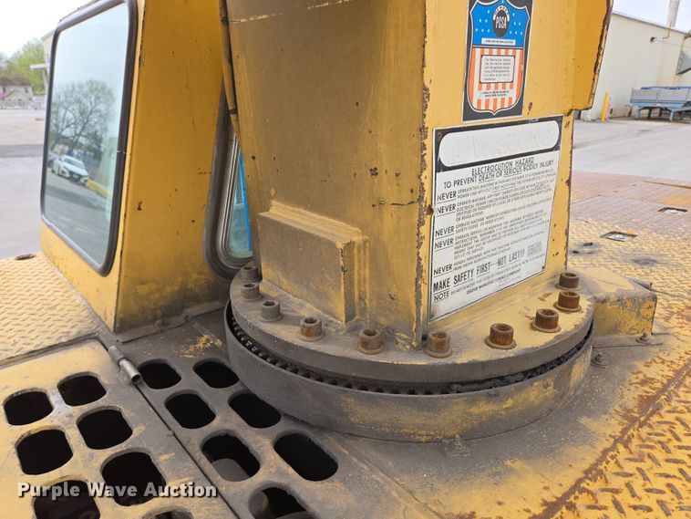 image for item DP6290 1990 Grove AP308 crane truck