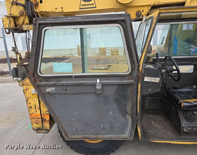 image for item DP6290 1990 Grove AP308 crane truck
