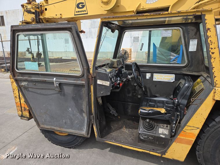 image for item DP6290 1990 Grove AP308 crane truck