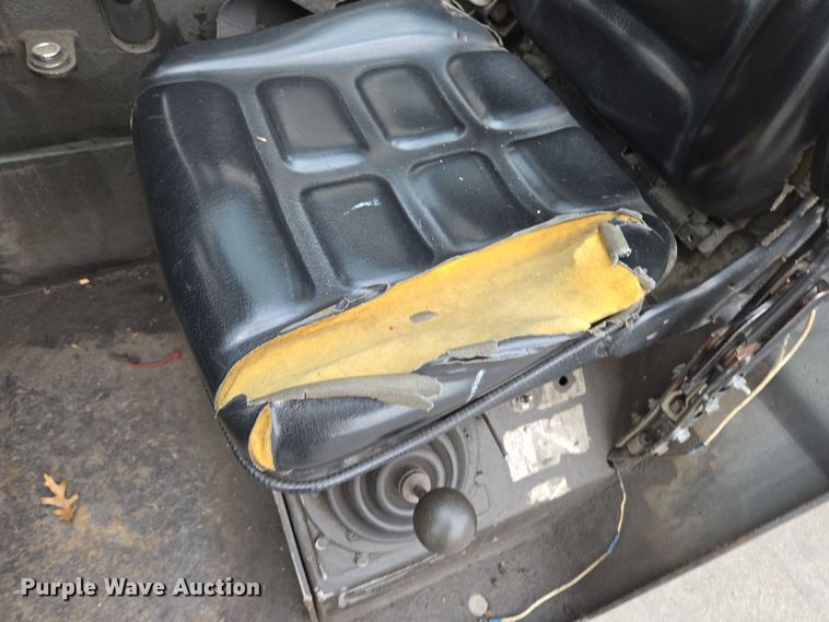 image for item DP6290 1990 Grove AP308 crane truck