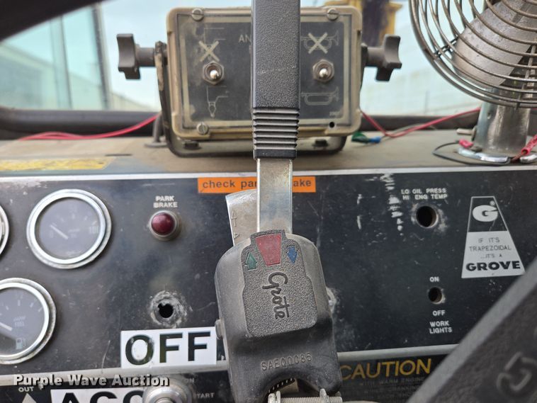 image for item DP6290 1990 Grove AP308 crane truck