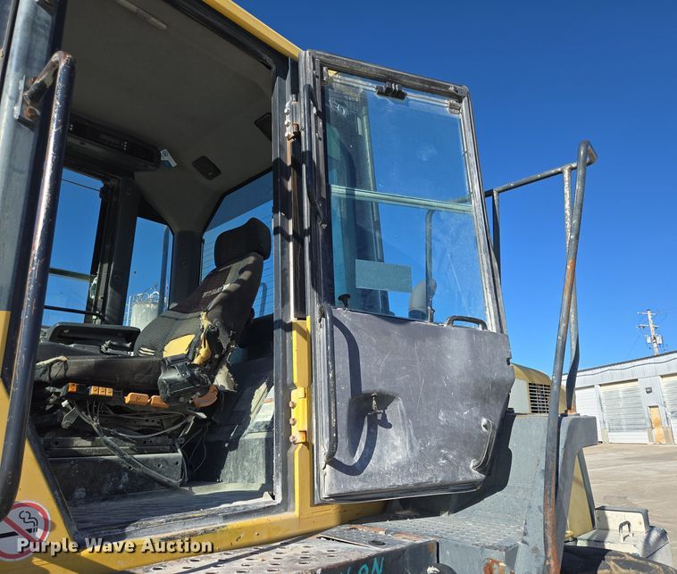 image for item DS5281 2006 Komatsu WA380-6 wheel loader