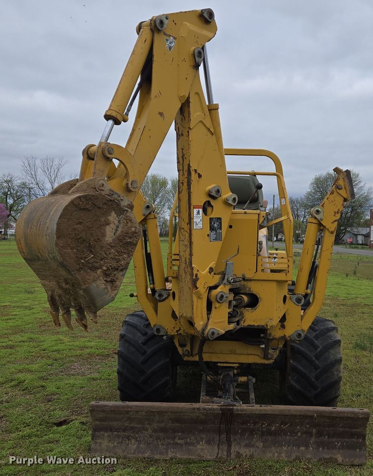 image for item DS5360 2004 Vermeer RT 650 vibratory cable plow