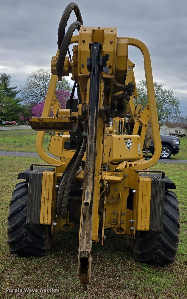 image for item DS5360 2004 Vermeer RT 650 vibratory cable plow