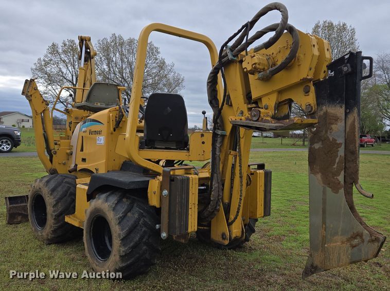 image for item DS5360 2004 Vermeer RT 650 vibratory cable plow