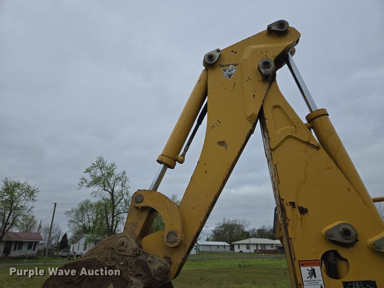 image for item DS5360 2004 Vermeer RT 650 vibratory cable plow