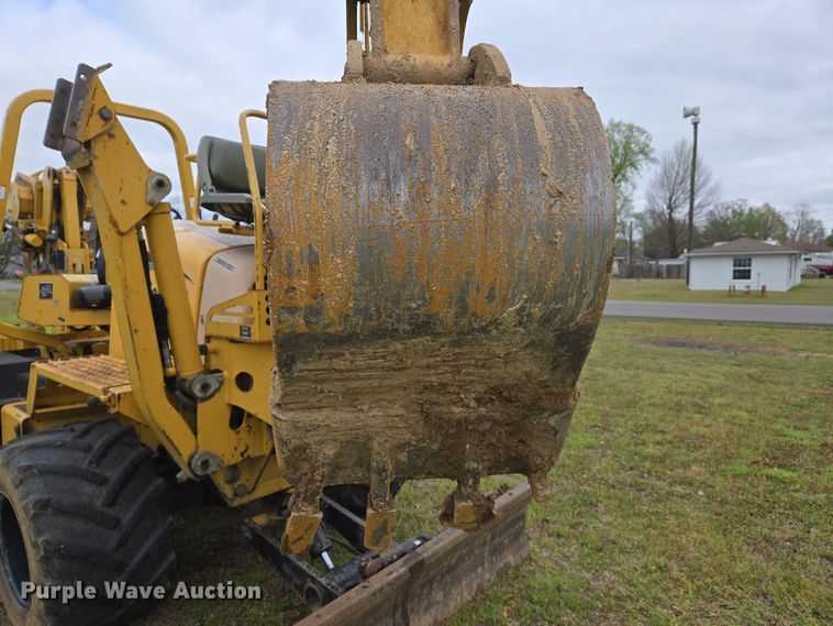 image for item DS5360 2004 Vermeer RT 650 vibratory cable plow