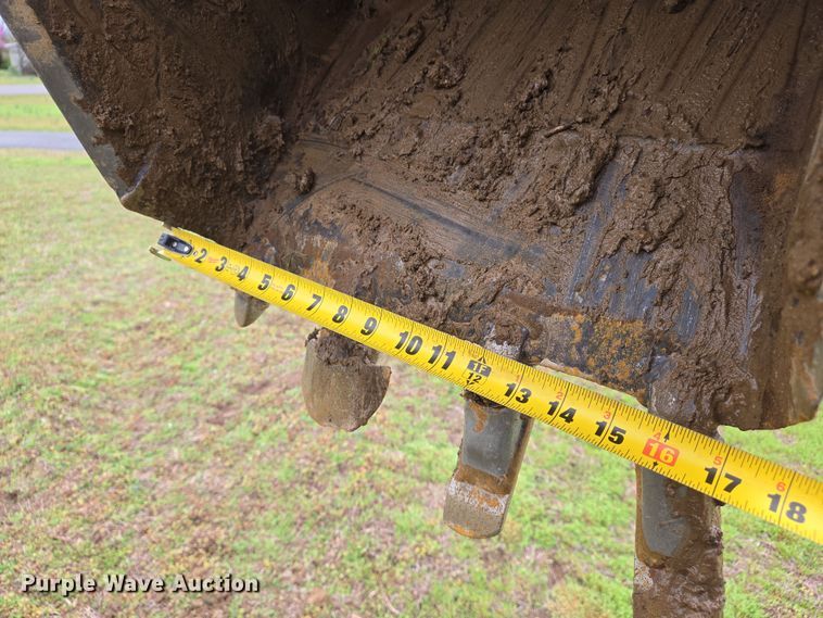 image for item DS5360 2004 Vermeer RT 650 vibratory cable plow