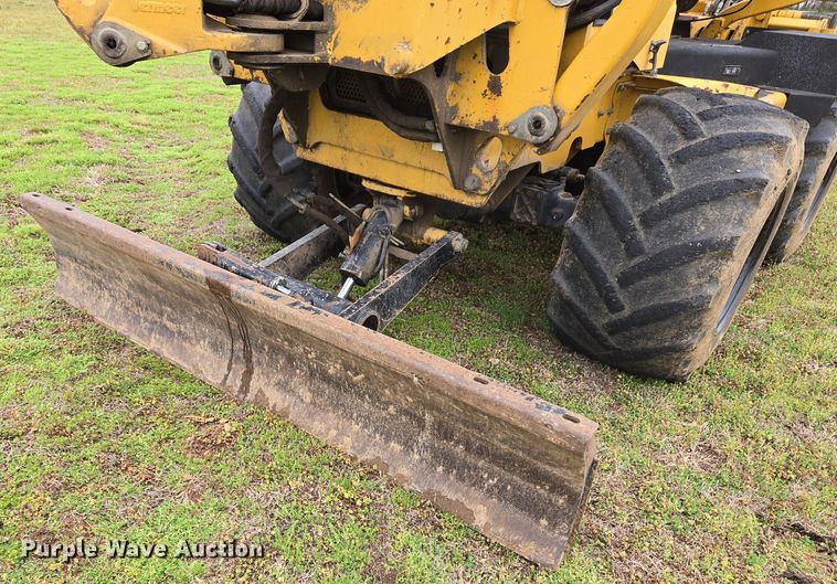 image for item DS5360 2004 Vermeer RT 650 vibratory cable plow