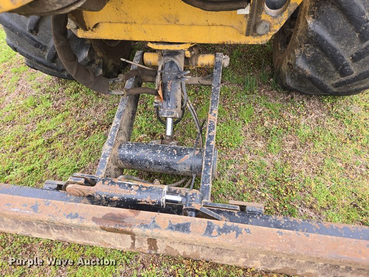 image for item DS5360 2004 Vermeer RT 650 vibratory cable plow