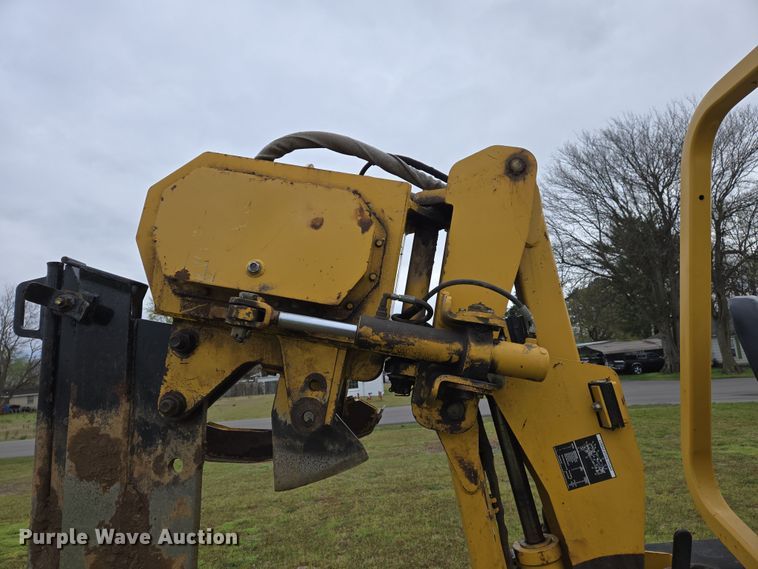 image for item DS5360 2004 Vermeer RT 650 vibratory cable plow