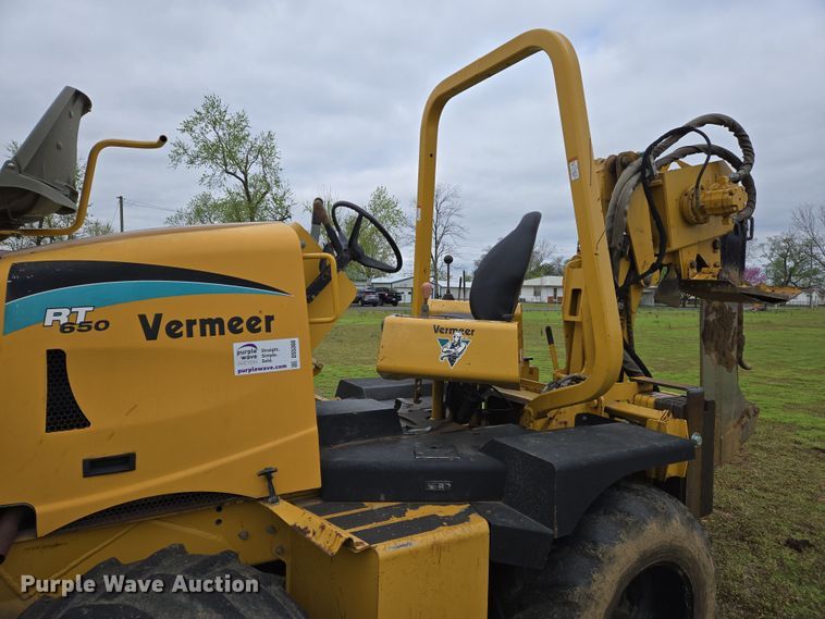 image for item DS5360 2004 Vermeer RT 650 vibratory cable plow