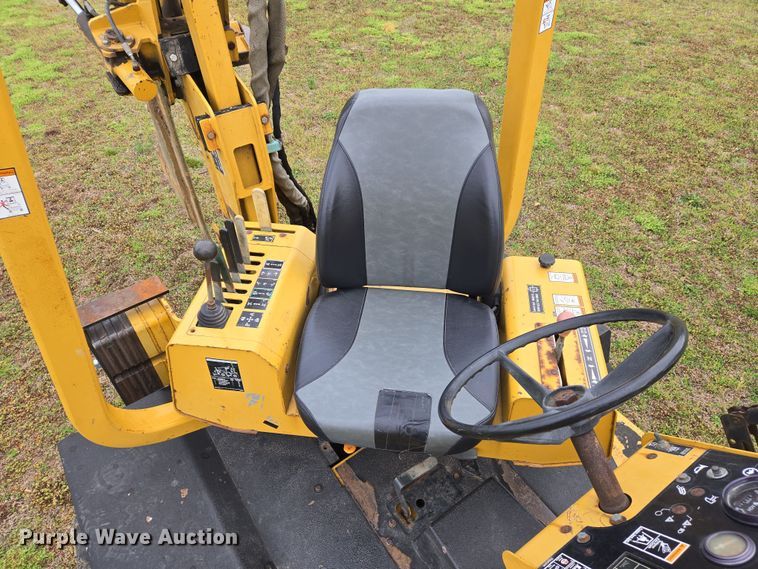 image for item DS5360 2004 Vermeer RT 650 vibratory cable plow